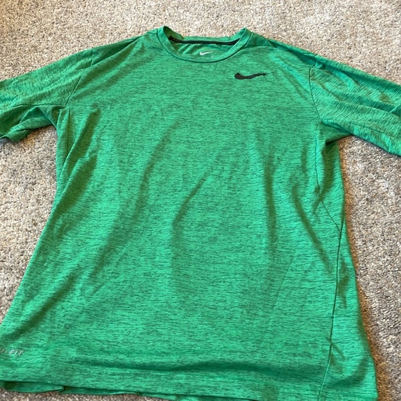 Nike Men’s Dri-Fit Shirt size M - Picture 4 of 5